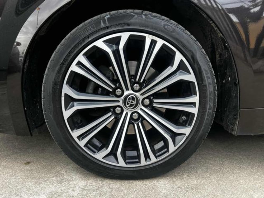 Toyota Corolla Touring Sports usata a Sassari (11)