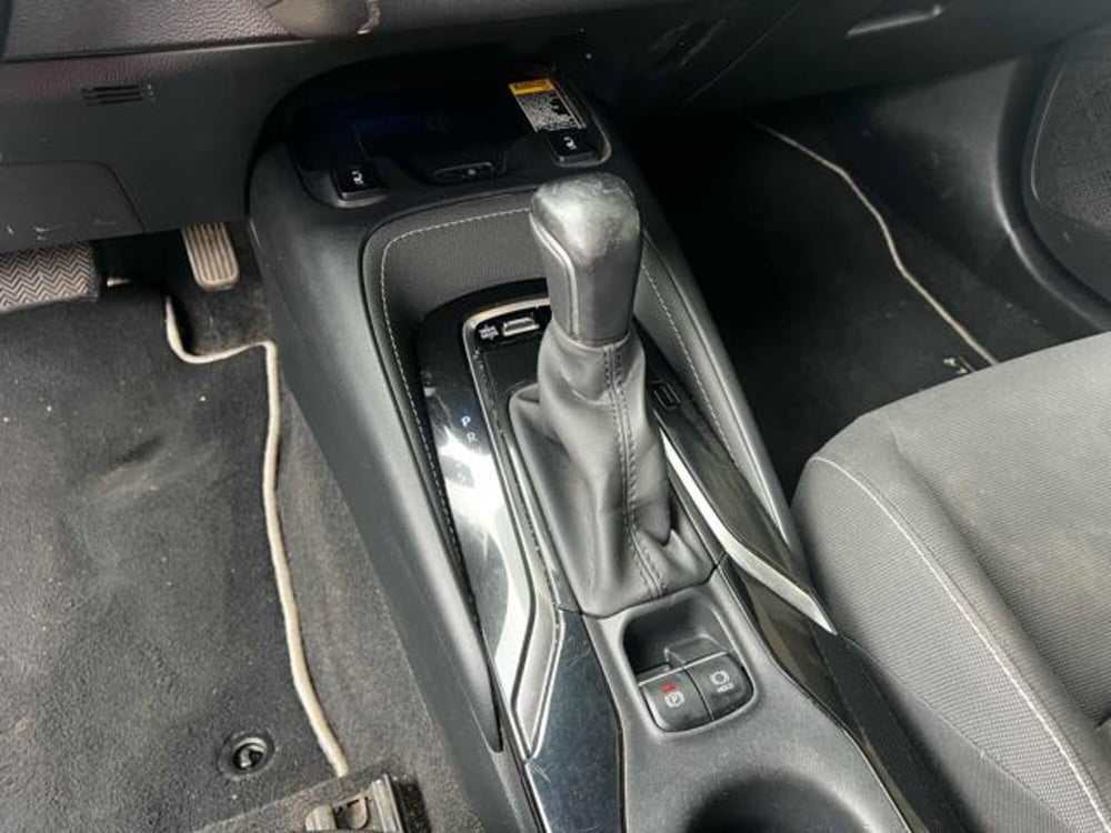 Toyota Corolla Touring Sports usata a Sassari (14)