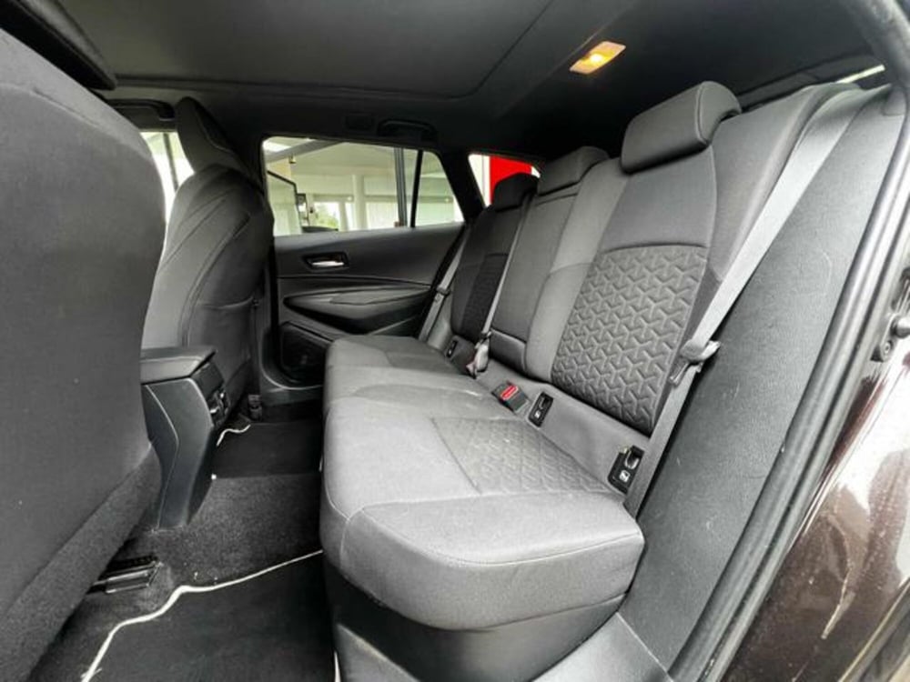 Toyota Corolla Touring Sports usata a Sassari (15)