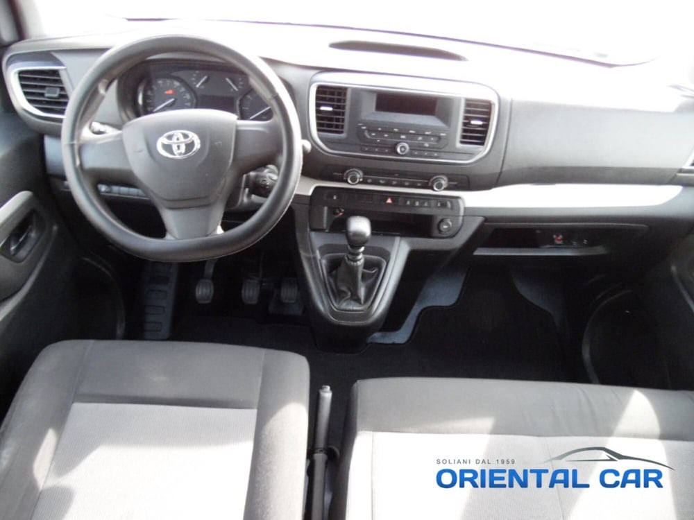 Toyota Proace Verso usata a La Spezia (8)