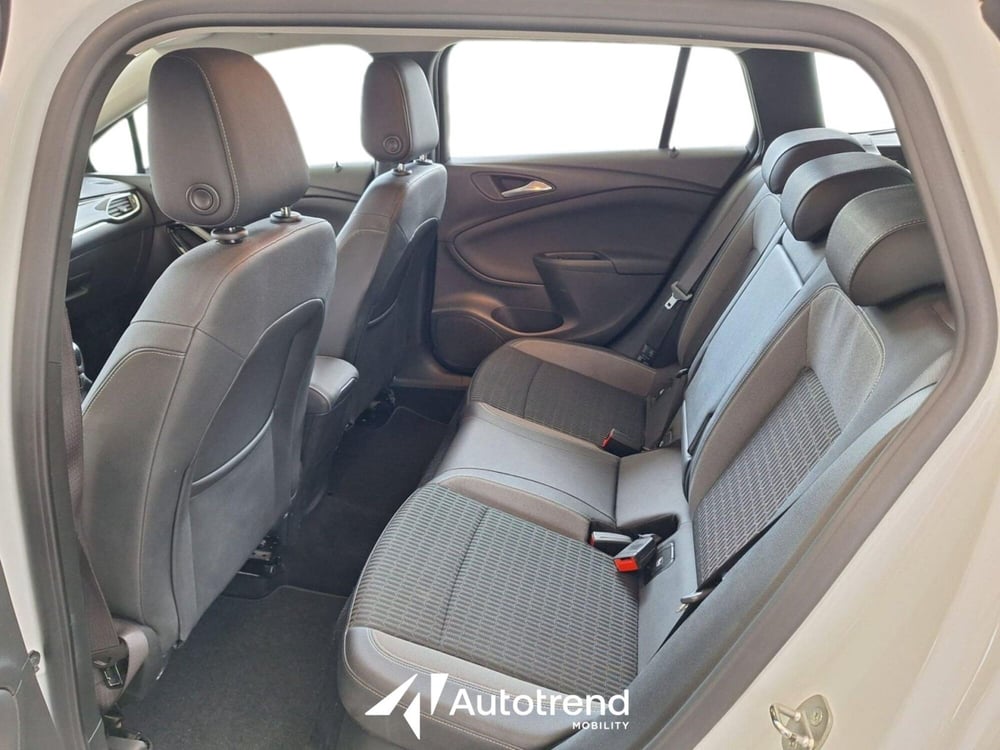 Opel Astra Station Wagon usata a Bari (13)