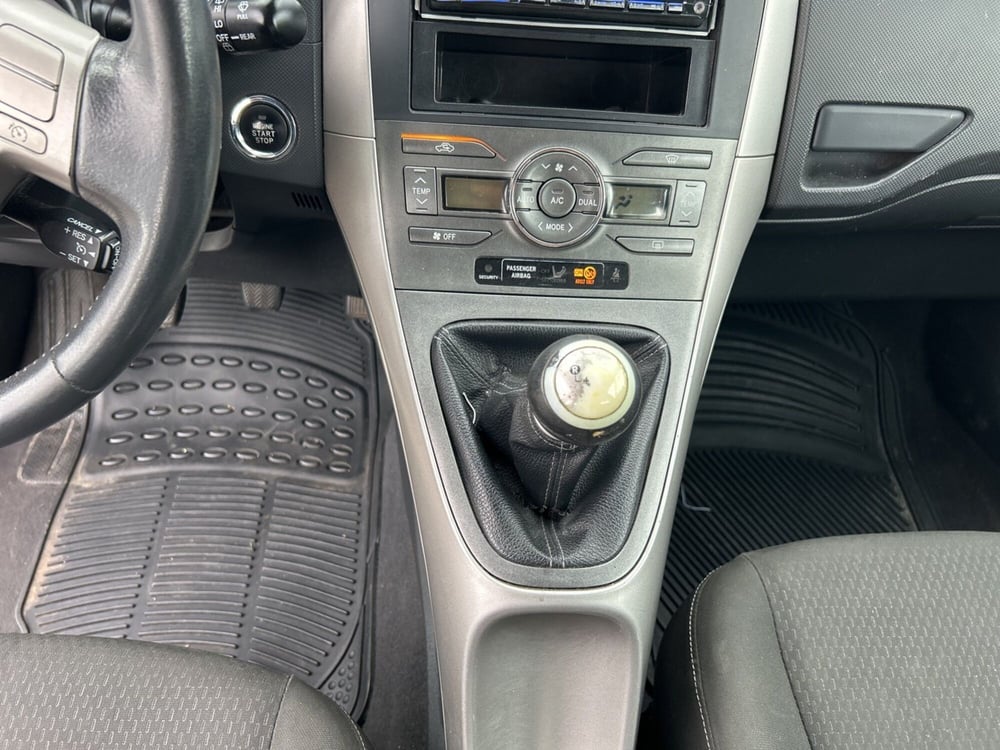 Toyota Auris usata a Piacenza (18)