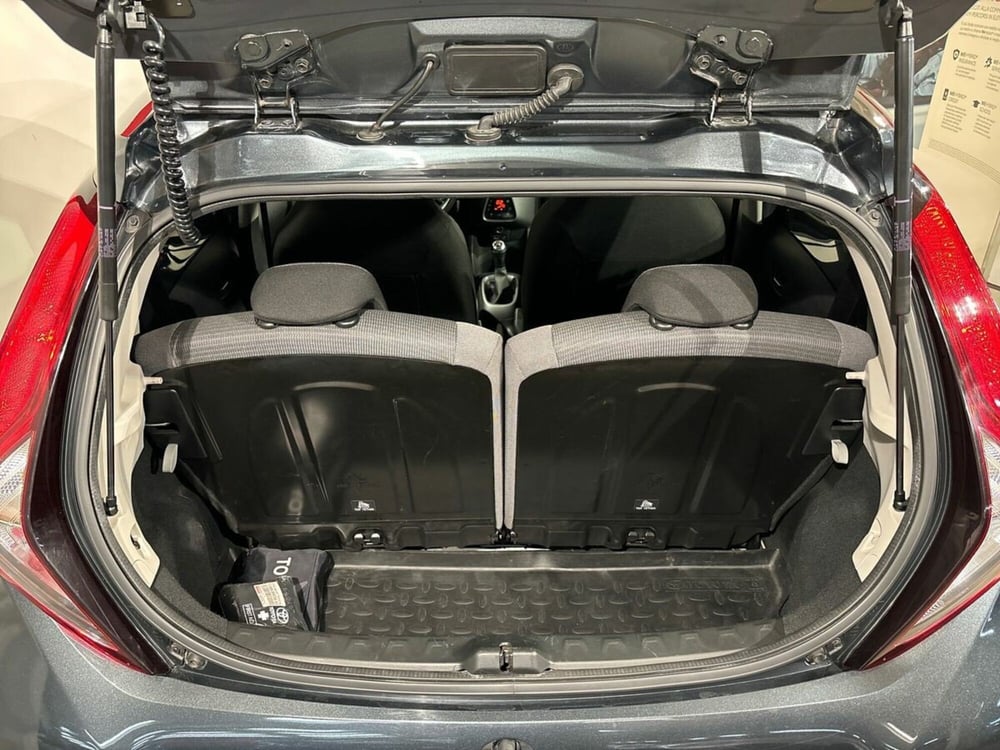 Toyota Aygo usata a Lecco (14)