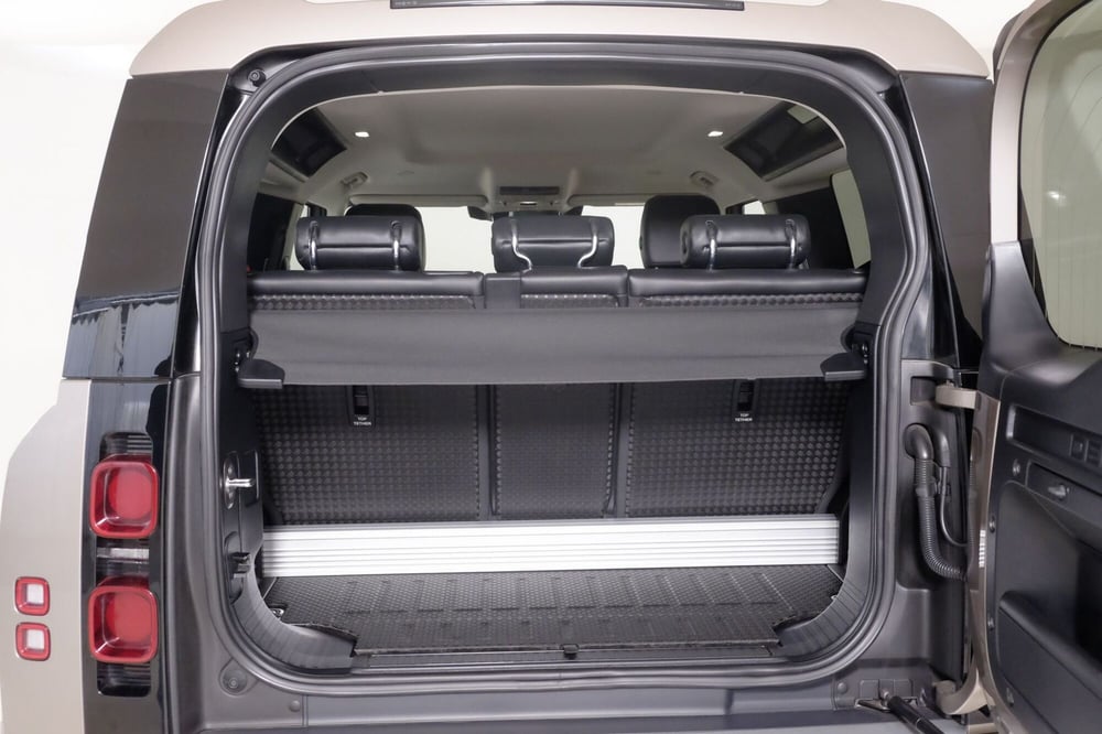 Land Rover Defender usata a Torino (14)