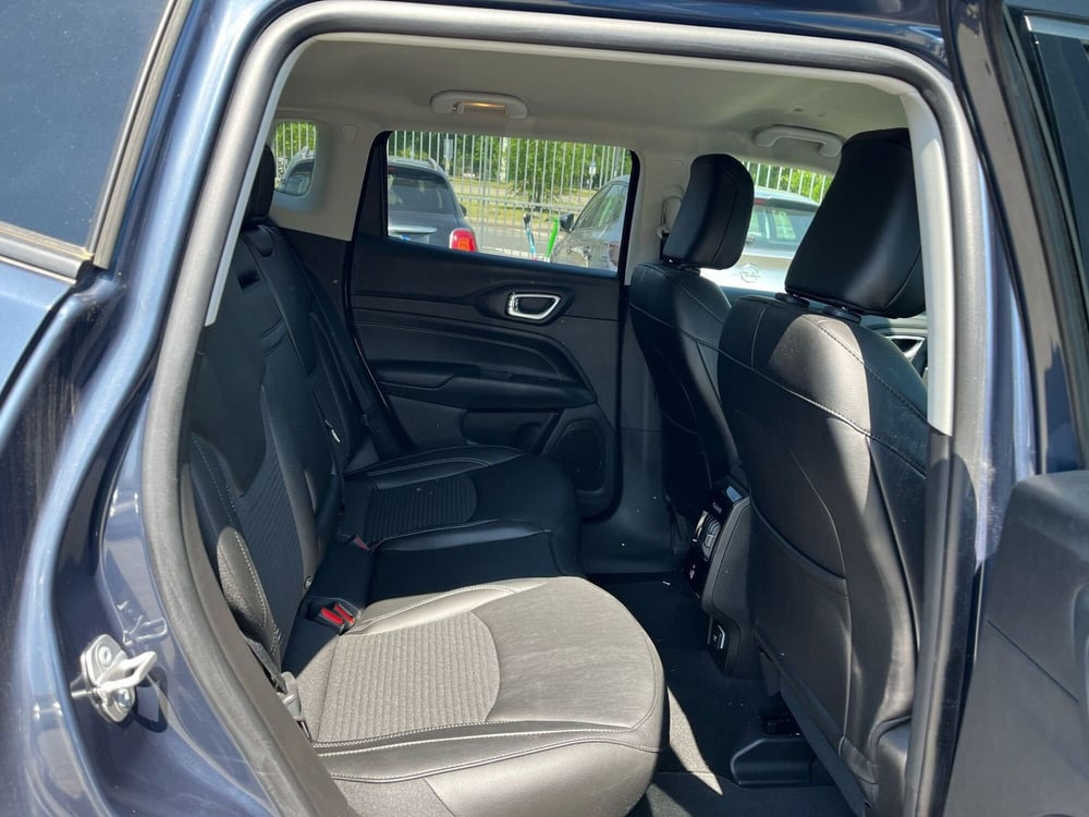 Jeep Compass nuova a Milano (14)