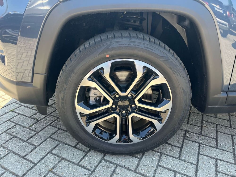 Jeep Compass nuova a Milano (18)