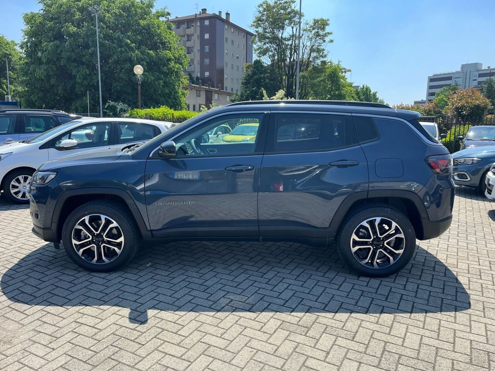 Jeep Compass nuova a Milano (4)