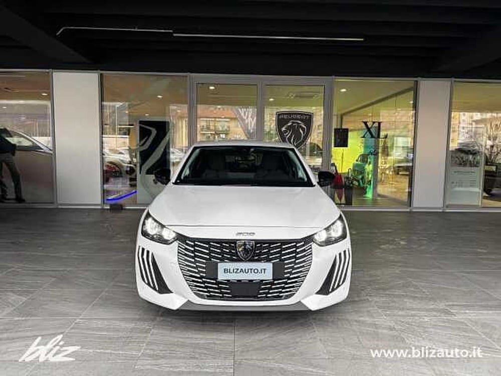 Peugeot 208 nuova a Udine (8)