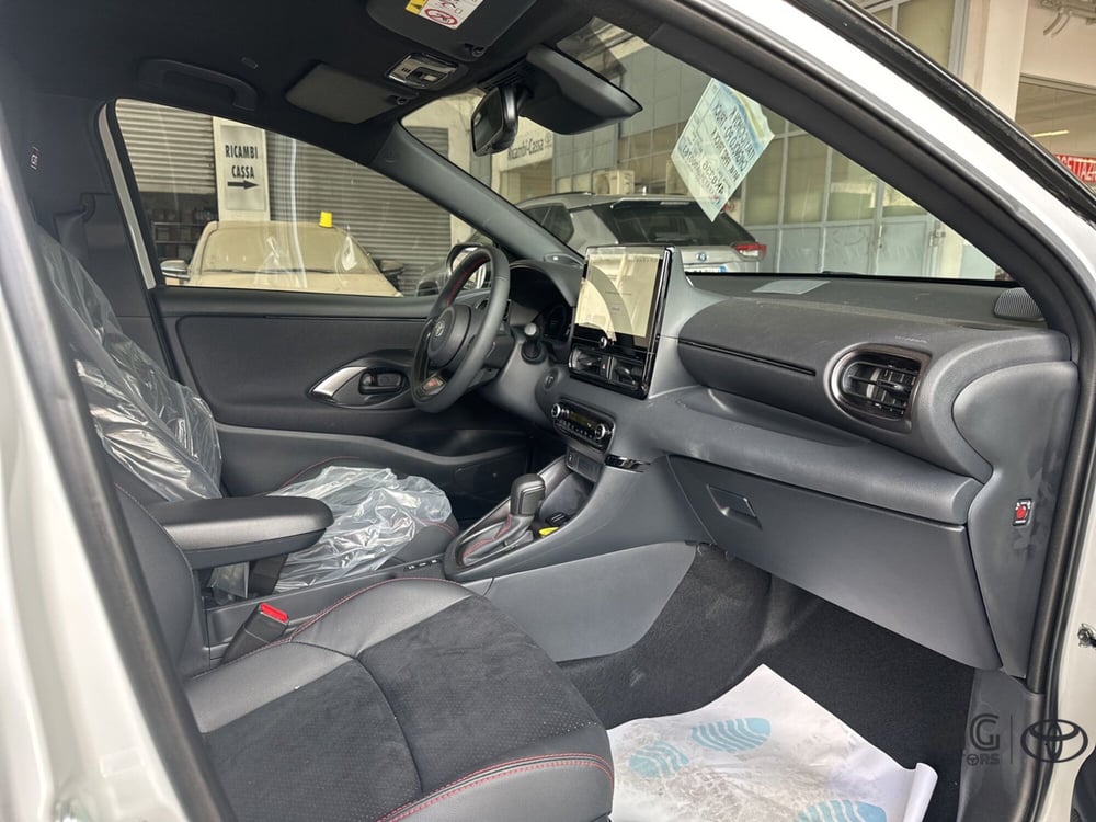 Toyota Yaris GR Sport nuova a Viterbo (12)