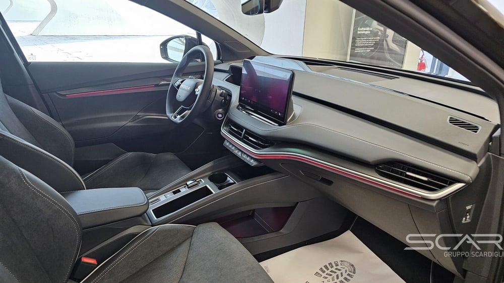 Skoda Enyaq Coupé nuova a Livorno (16)