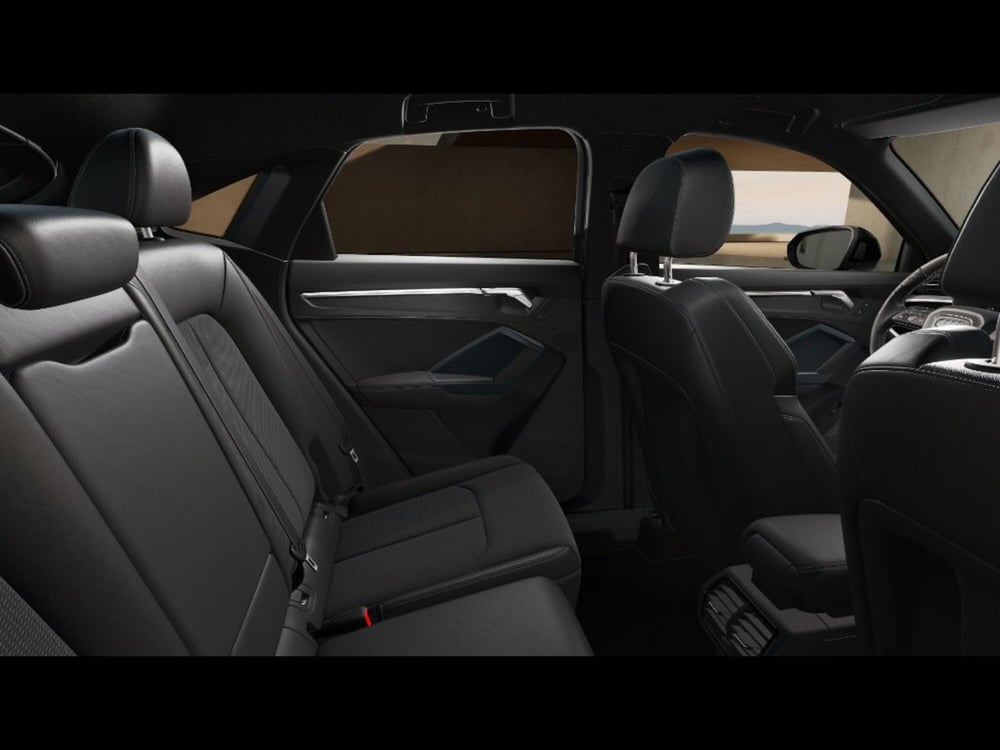 Audi Q3 Sportback nuova a Livorno (10)