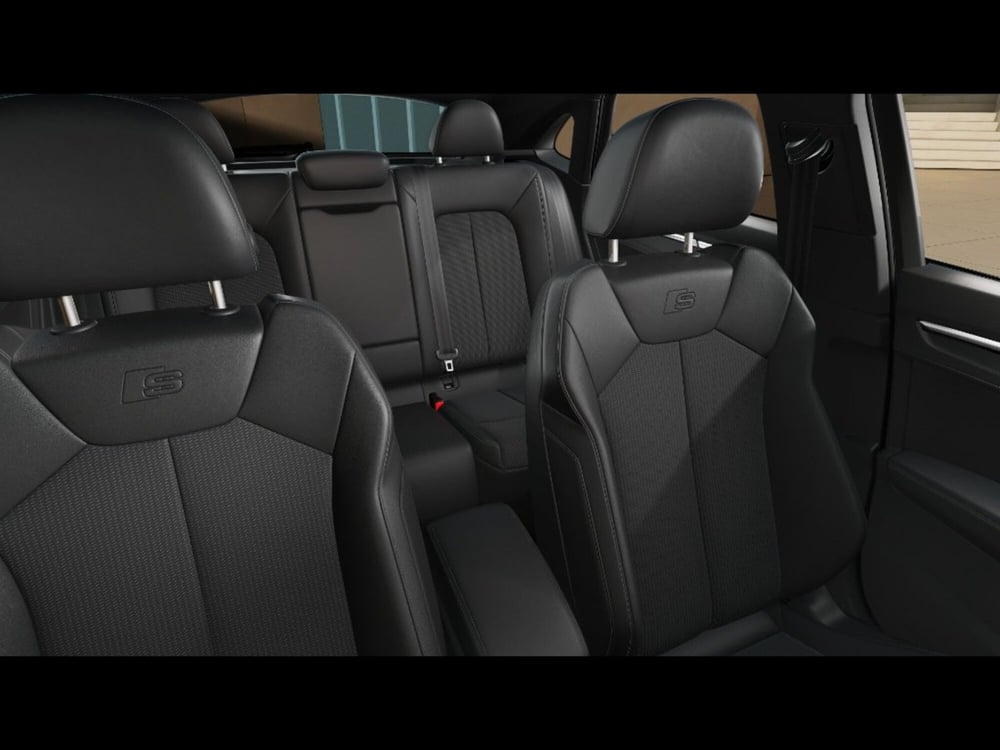 Audi Q3 Sportback nuova a Livorno (11)