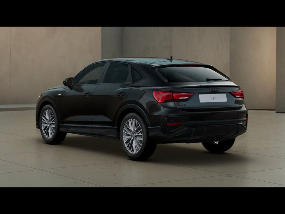 Audi Q3 Sportback nuova a Livorno (3)