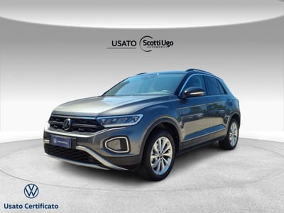 Volkswagen T-Roc 2.0 tdi Life 115cv del 2023 usata a Livorno