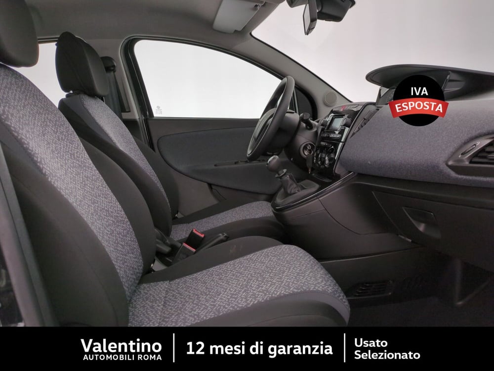 Lancia Ypsilon usata a Roma (13)