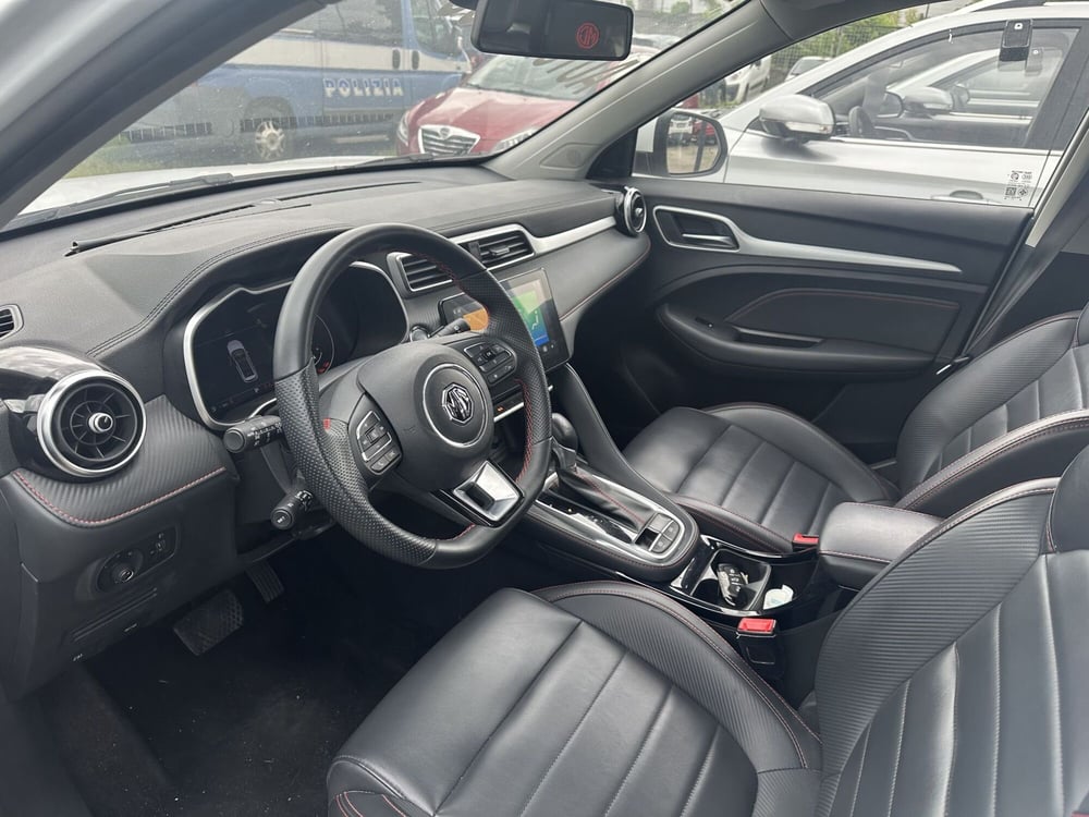 Mg ZS (2021-->) usata a Milano (10)