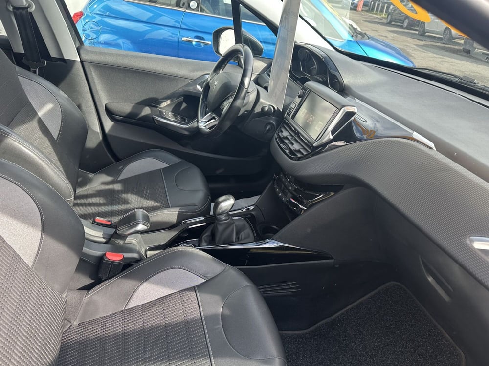 Peugeot 2008 usata a Milano (12)