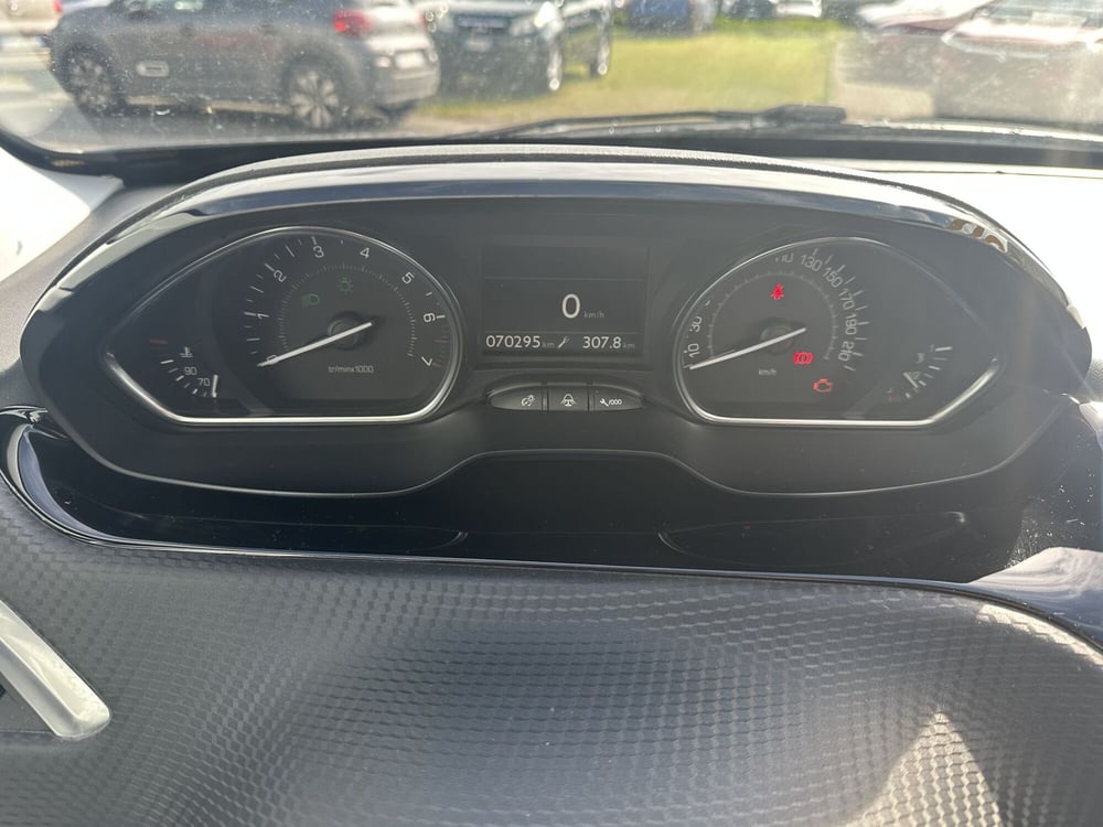 Peugeot 2008 usata a Milano (17)