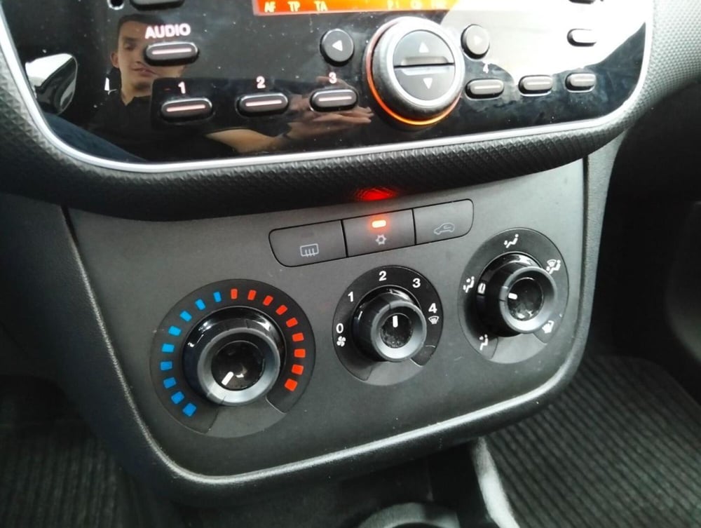 Fiat Punto usata a Como (13)