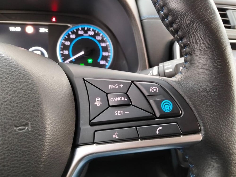 Nissan Leaf usata a Como (13)