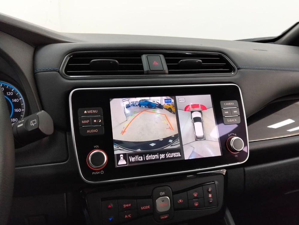 Nissan Leaf usata a Como (19)