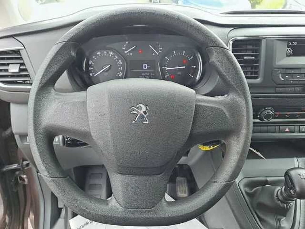 Peugeot Traveller usata a Roma (15)