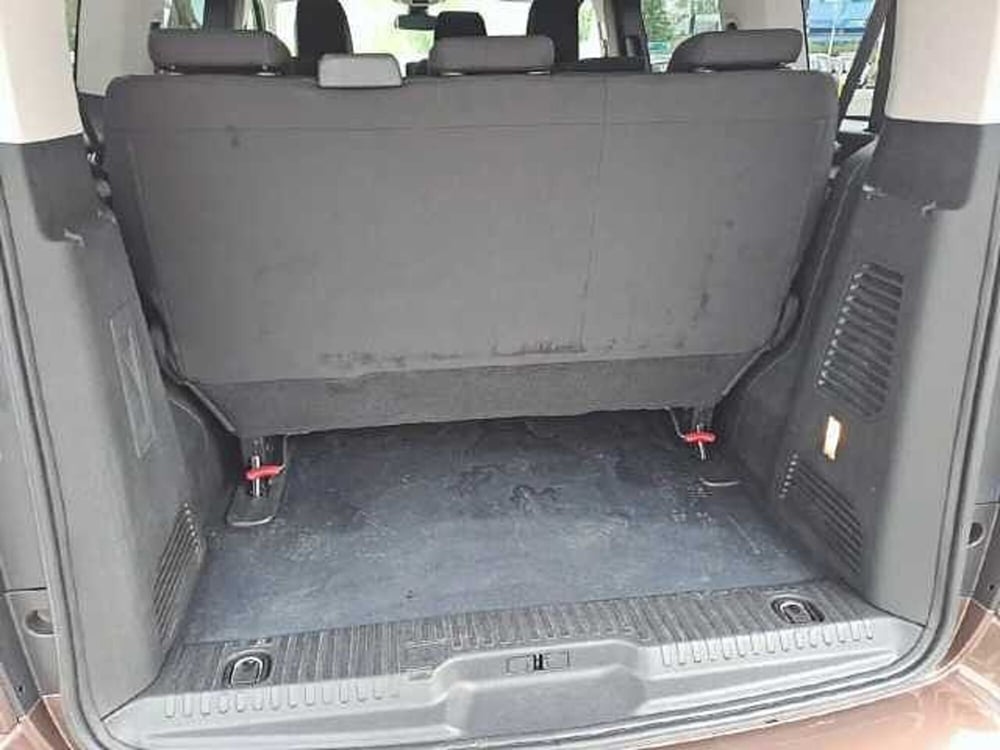 Peugeot Traveller usata a Roma (7)