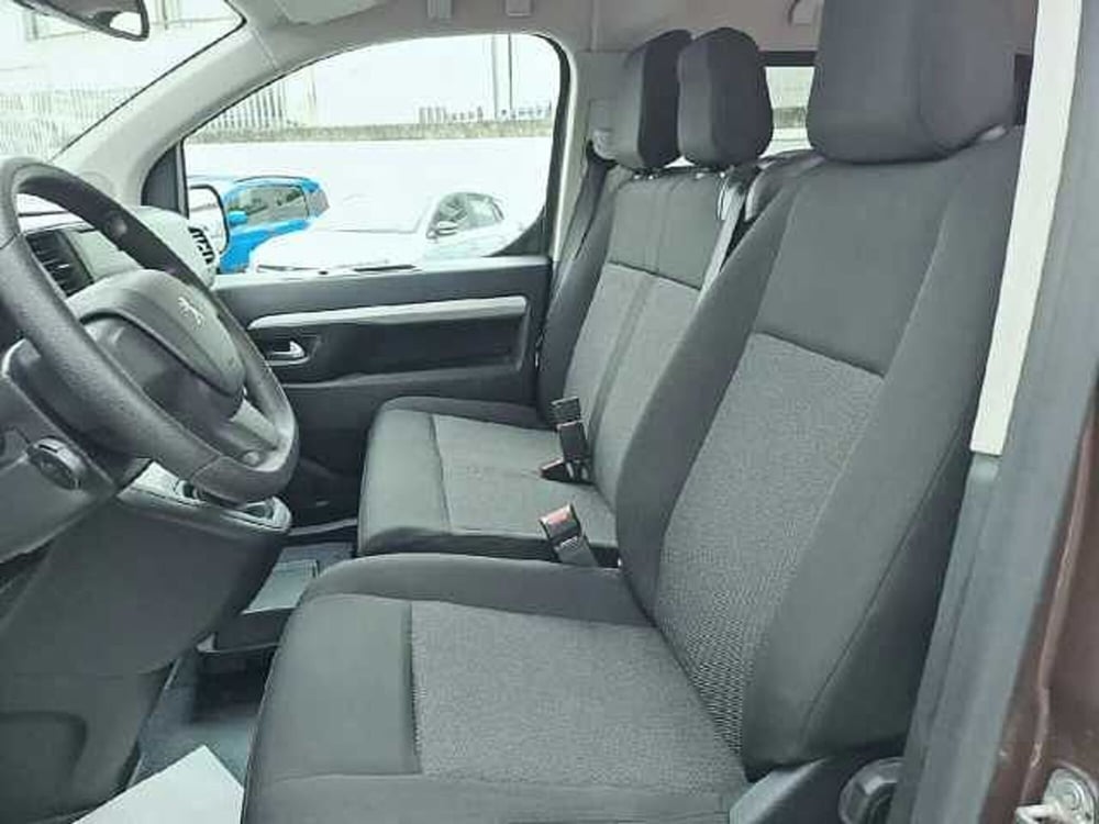 Peugeot Traveller usata a Roma (8)