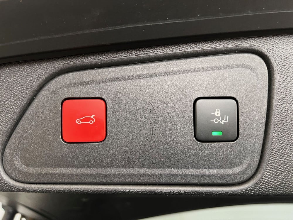 Peugeot 3008 usata a Bari (11)
