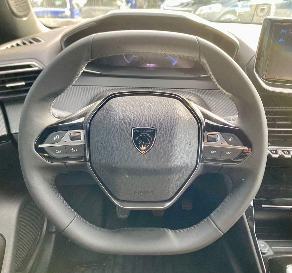 Peugeot 2008 nuova a Bari (14)