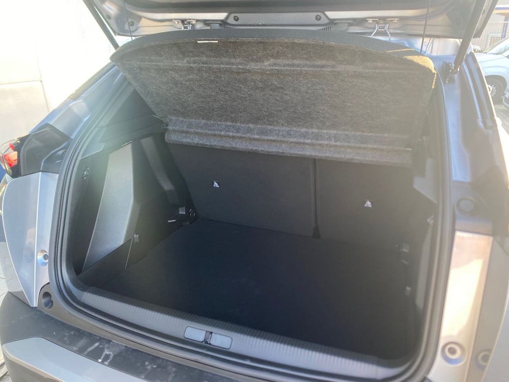 Peugeot 2008 nuova a Bari (7)