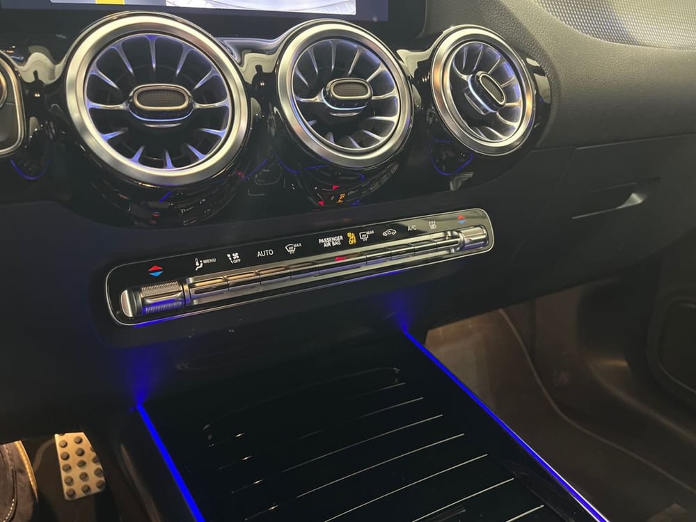 Mercedes-Benz EQA usata a Napoli (15)