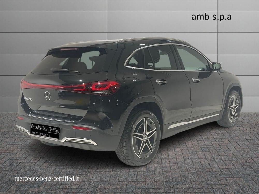 Mercedes-Benz EQA usata a Napoli (2)