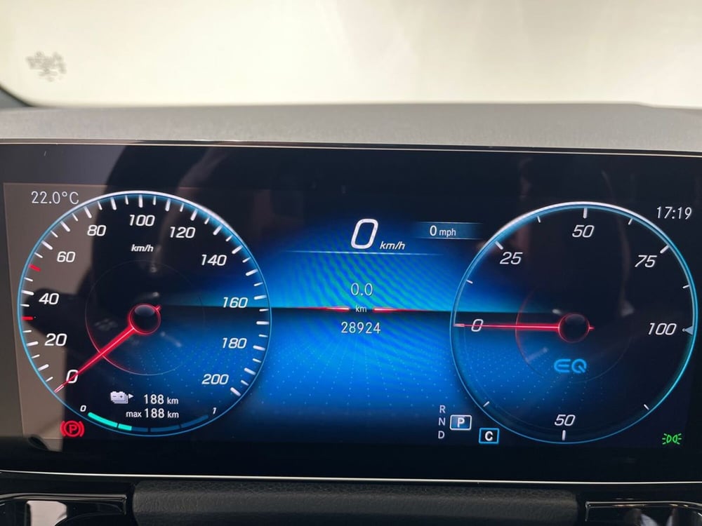 Mercedes-Benz EQA usata a Napoli (7)