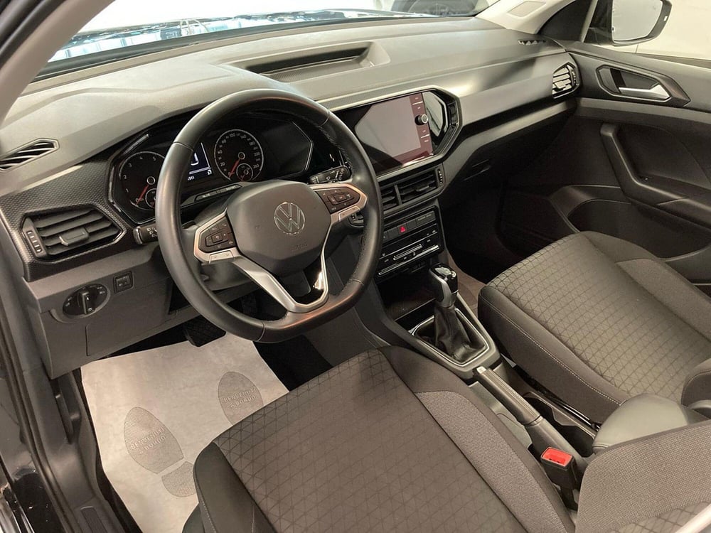 Volkswagen T-Cross usata a Brescia (12)