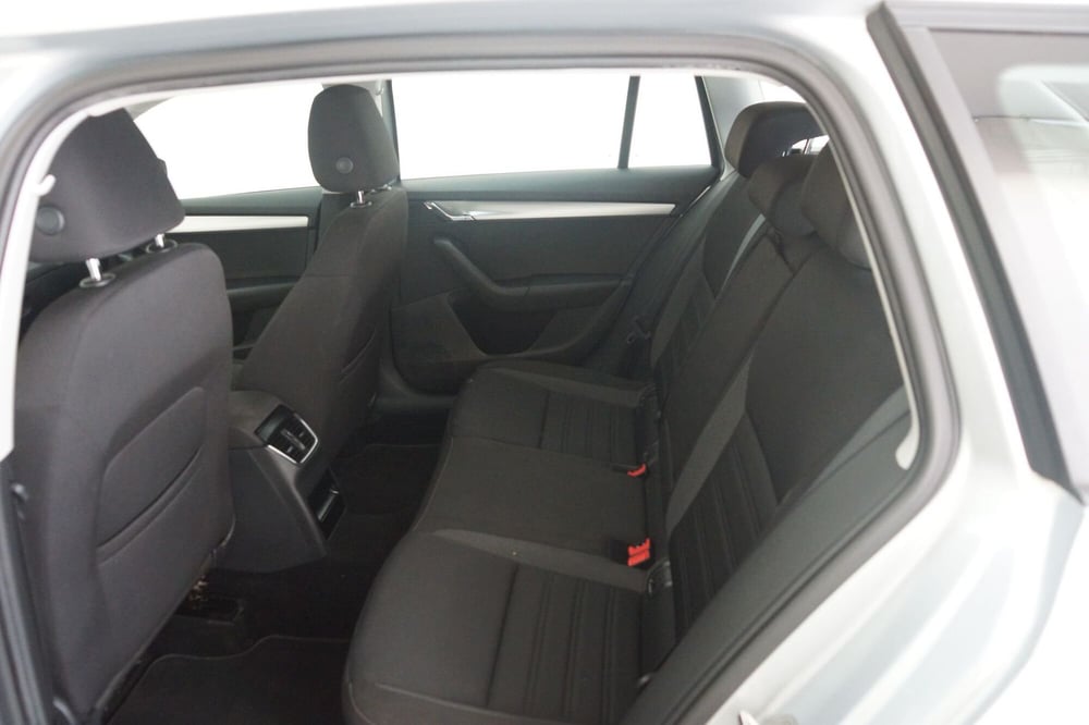 Skoda Octavia Station Wagon usata a Torino (8)