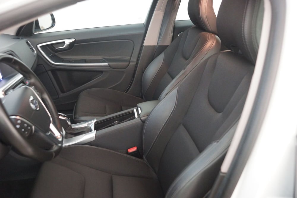 Volvo V60 Cross Country usata a Torino (17)
