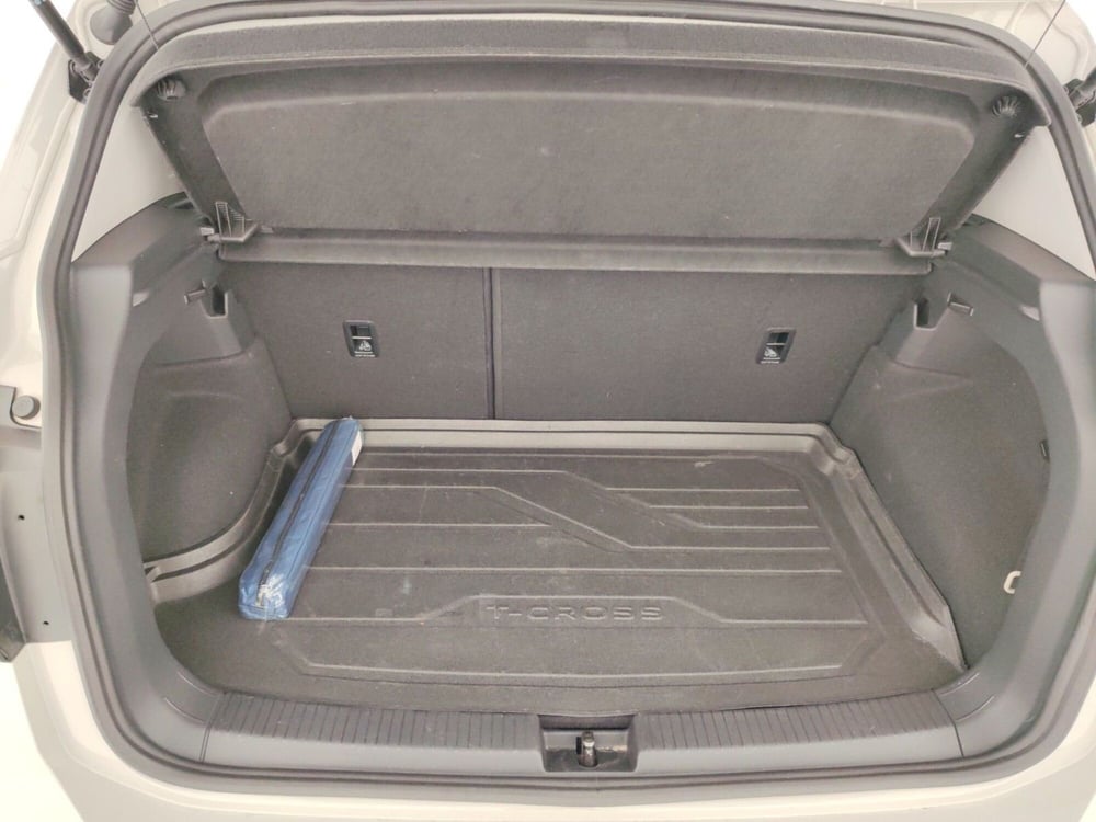 Volkswagen T-Cross usata a Massa-Carrara (16)
