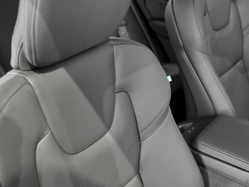 Volvo XC60 nuova a Prato (15)