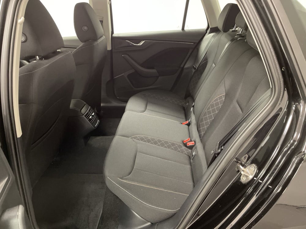 Skoda Kamiq usata a Varese (12)
