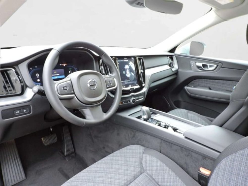 Volvo XC60 nuova a Firenze (14)