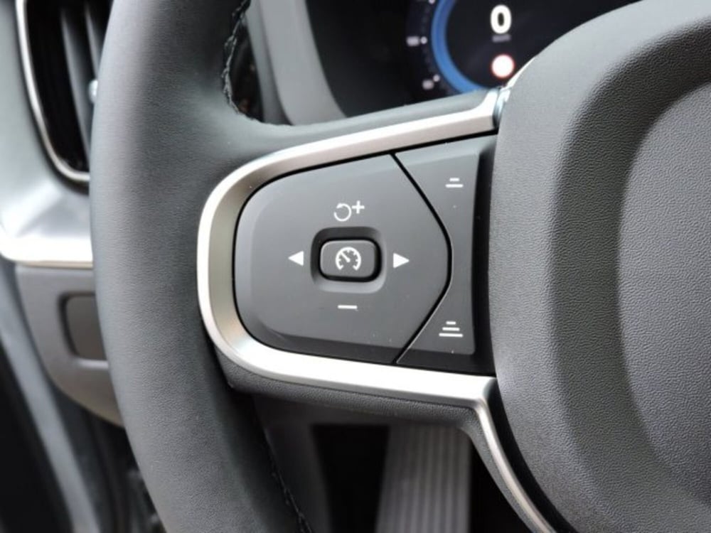 Volvo XC60 nuova a Firenze (18)