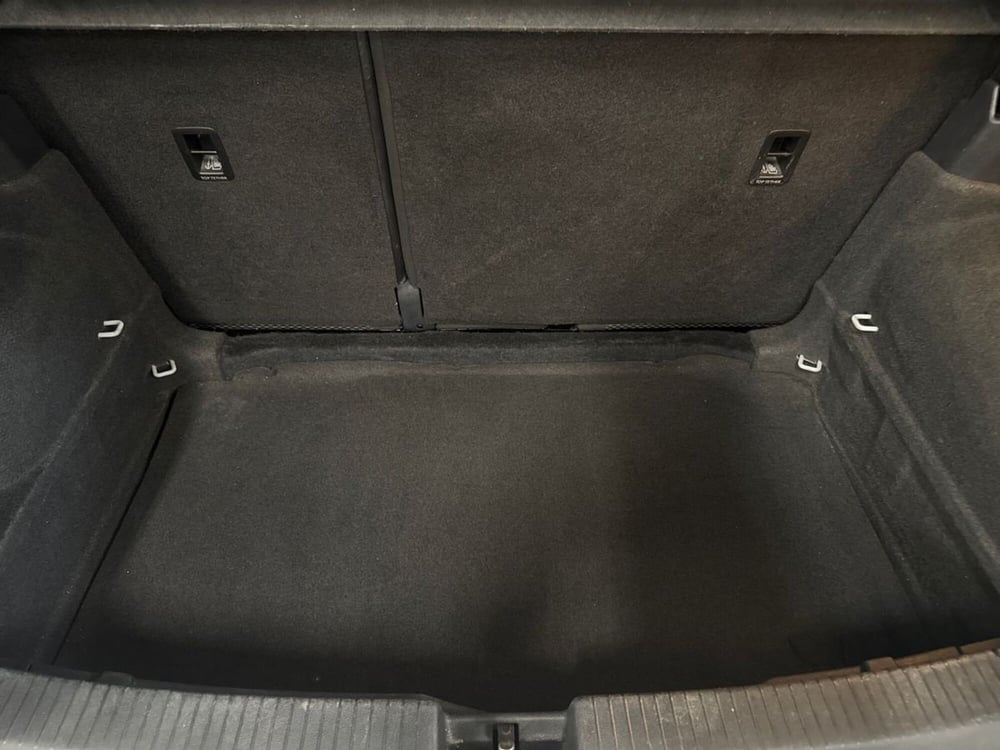 Volkswagen T-Cross usata a Prato (8)