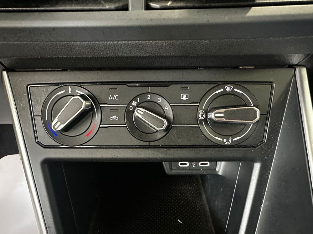 Volkswagen Taigo usata a L'Aquila (15)