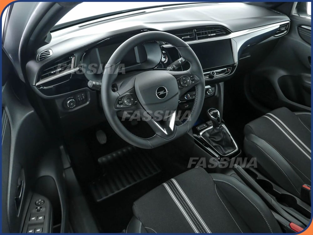 Opel Corsa usata a Milano (9)