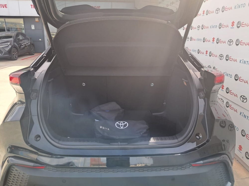 Toyota Toyota C-HR usata a Cagliari (10)