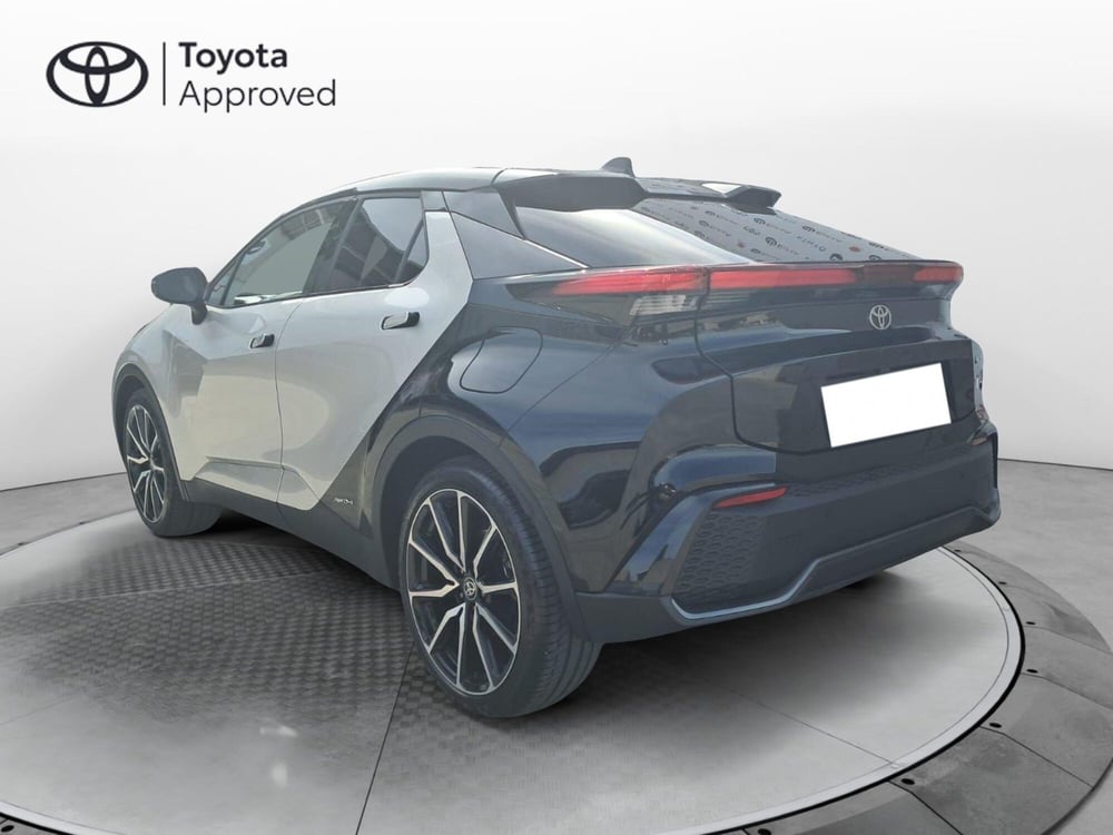 Toyota Toyota C-HR usata a Cagliari (8)