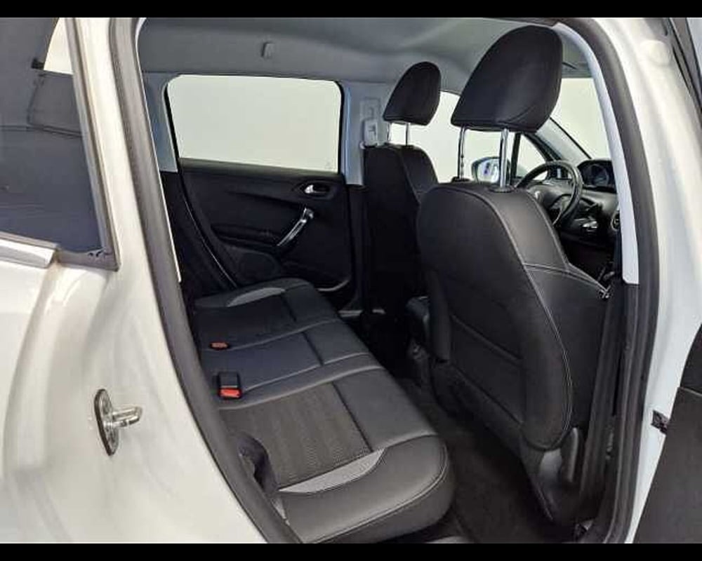 Peugeot 2008 usata a Milano (11)