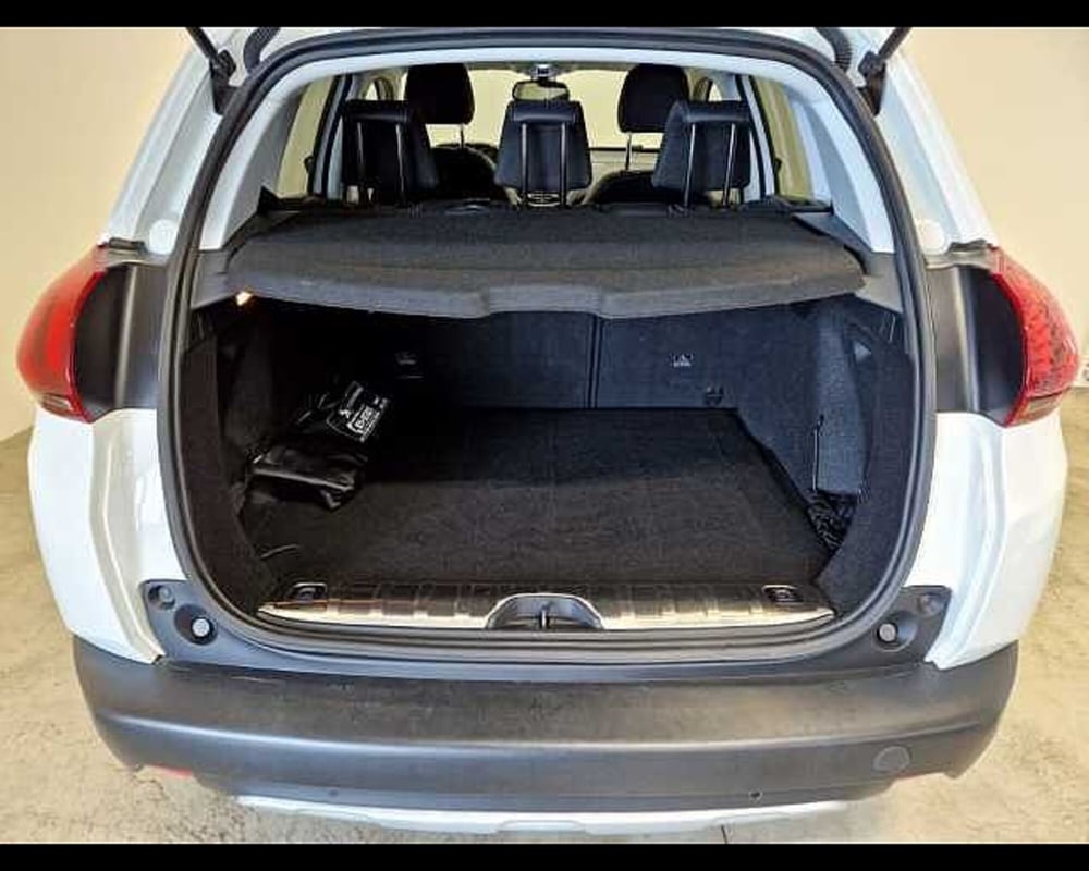 Peugeot 2008 usata a Milano (12)