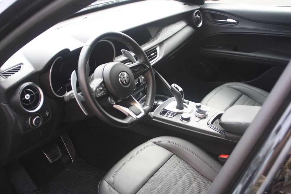 Alfa Romeo Stelvio usata a Catania (13)